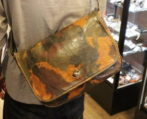 メンズのショルダーバッグ