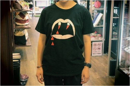 トップスのTシャツ