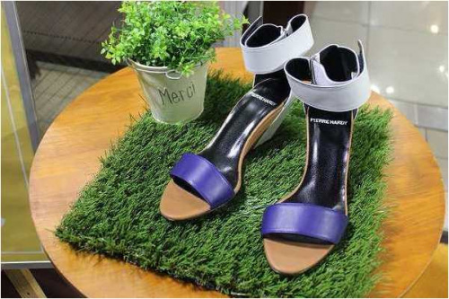 New　BalanceのPIERRE　HARDY