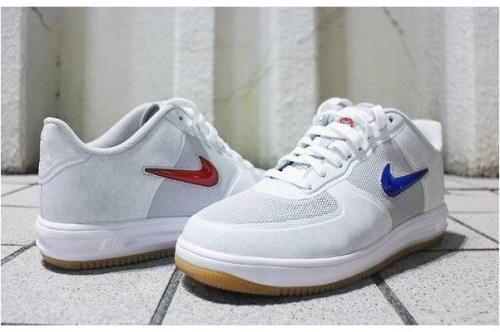 スニーカーの古着買取