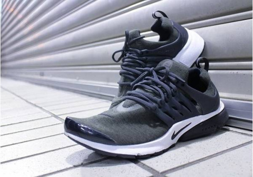 スニーカーの古着買取