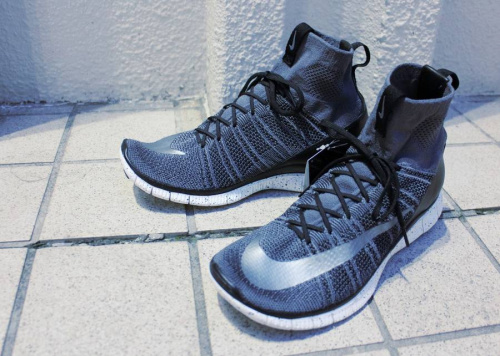 フライニットのスニーカー