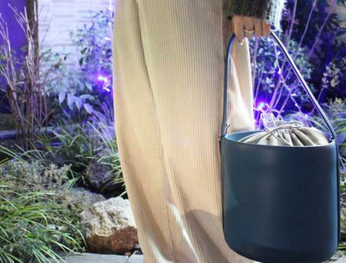 プラージュのラウンドバッグ