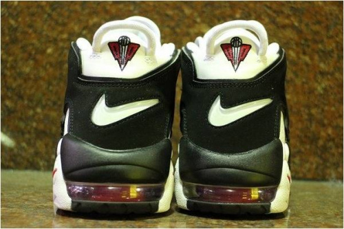 AIR MORE UPTEMPOのモアテン