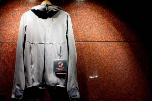 アウトドアブランドのマムート　