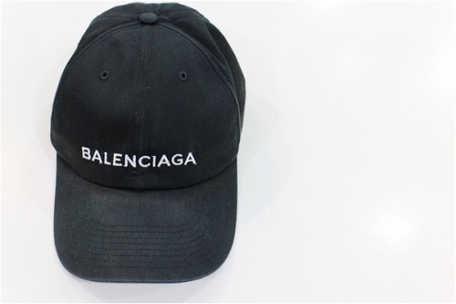 ジョーダンのバレンシアガ