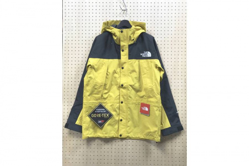 #Supreme #シュプリームの#仙川 #マウンテンライト