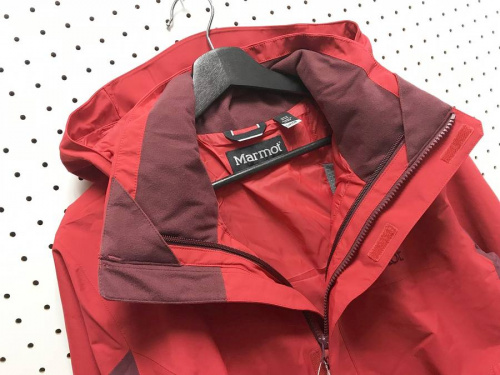 アウトドアブランドのゴアテックス