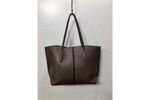 トッズのレザートートバッグ