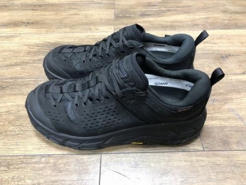 HOKAONEONEのダッドシューズ