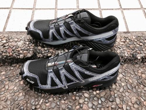 ランニングシューズのアウトドア