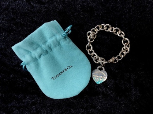 Tiffany & Co/ティファニーよりカラースプラッシュハートタグ