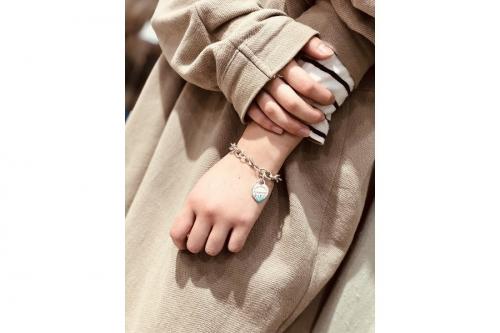 ブレスレットのカラースプラッシュハートタグブレスレット