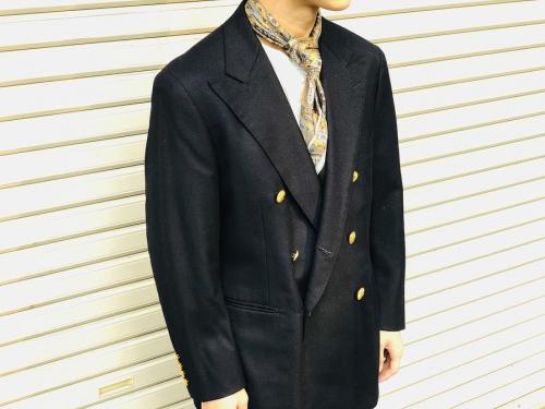 金釦ダブルブレザーのメンズ