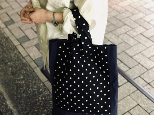 グットデザインショップ コムデギャルソンのドット柄キャンバストートバッグ