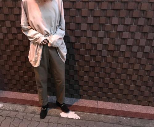 エネスのレザーパンツ