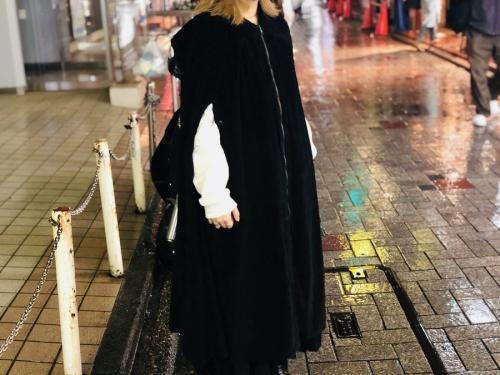 レイチェルコーミーのコーデュロイポンチョコート