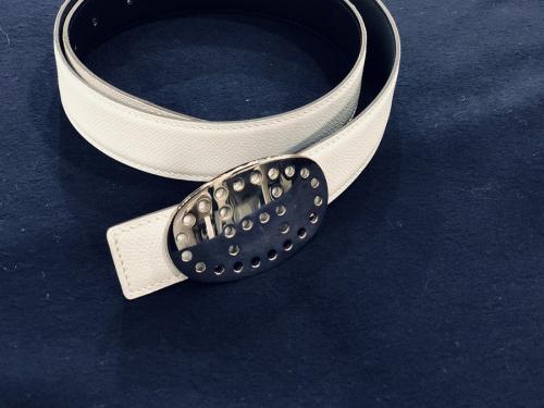 エルメスのパンチングバックルベルト