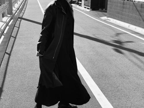 ヨウジヤマモトの千鳥格子切替ジップレザーコート