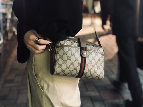 グッチのシェリーラインGGショルダーバッグ