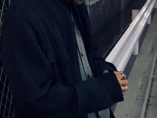 オム プリッセ イッセイ ミヤケのプリーツノーカラージャケット