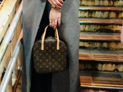 LOUIS VUITTON 　のルイ ヴィトン　