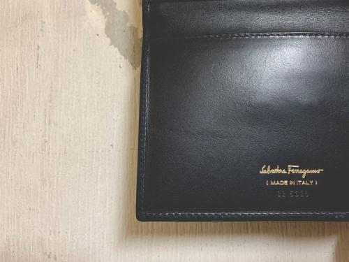 サルヴァトーレ フェラガモのガンチーニショルダーウォレット