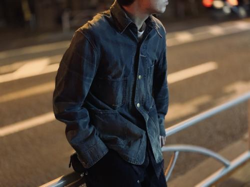 ベルテッドボーダーステンカラーコートのメンズ