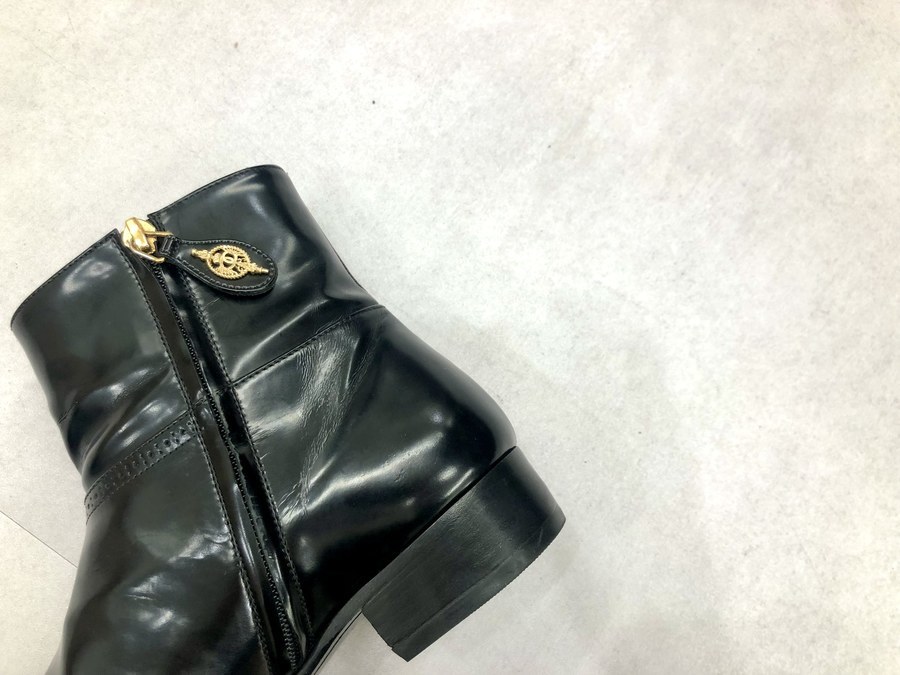 買取強化ブランド【CHANEL/シャネル】よりココマークショートブーツが 