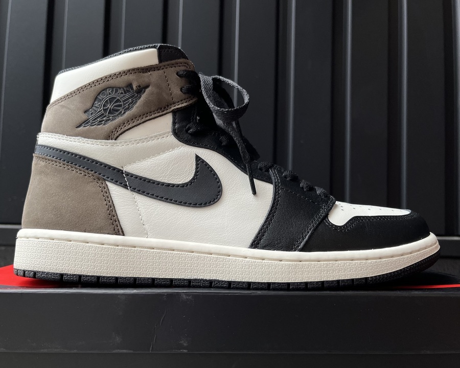 NIKE AIR JORDAN 1 HIGH OG MOCHA-BLACK