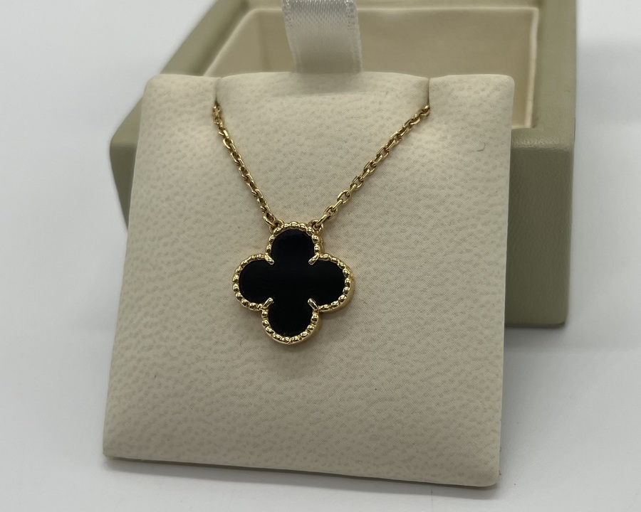 VAN CLEEF & ARPELS / ヴァンクリーフ＆アープル 】よりヴィンテージ 