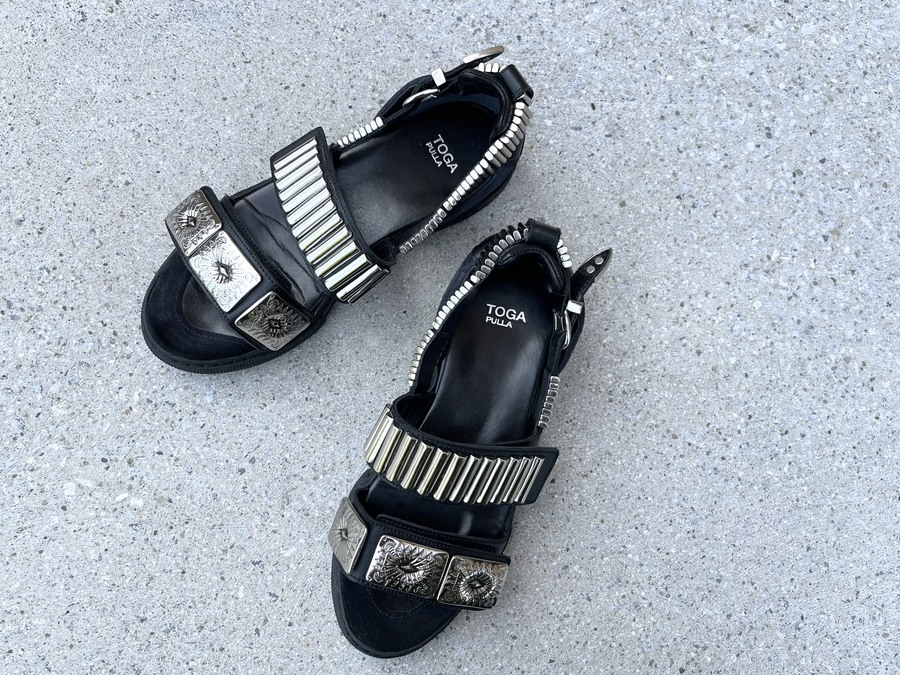 楽天市場】 TOGA PULLA トーガ プルラ サンダル METAL SNEAKER