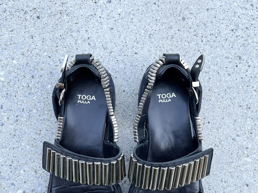 TOGA PULLA/トーガ プルラ】より Metal sneaker sandals を買取