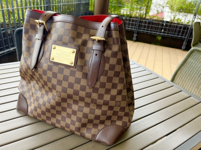 「ラグジュアリーブランドのLOUIS　VUITTON 」