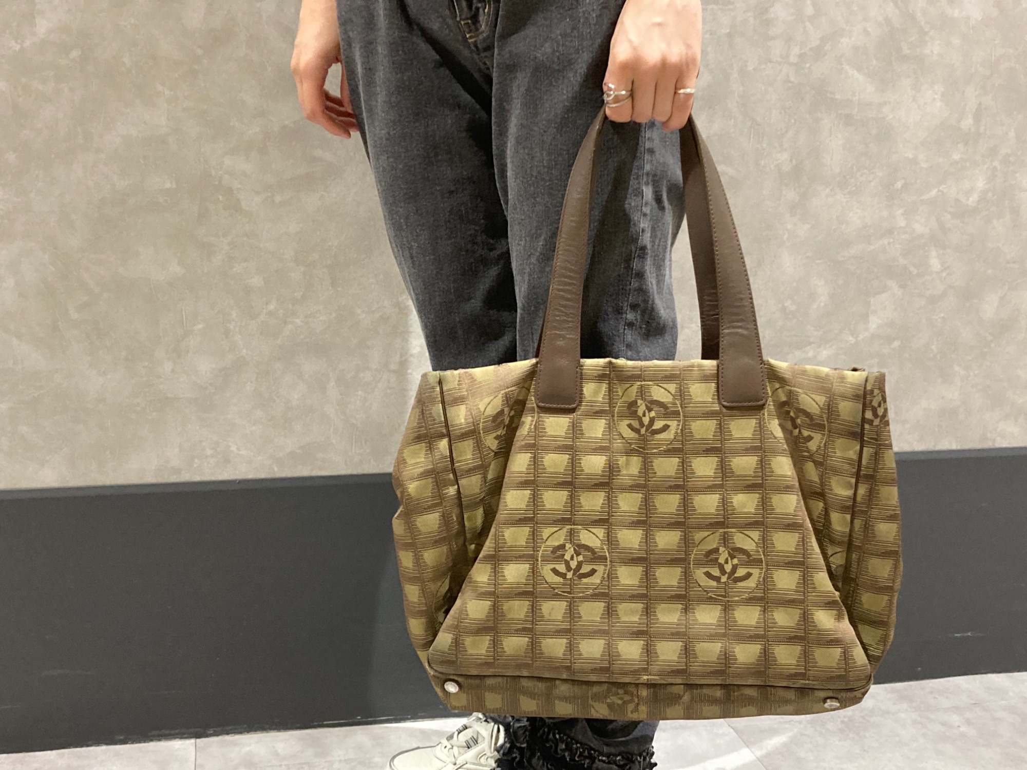 CHANEL/シャネル】よりニュートラベルライントートバッグ買取入荷