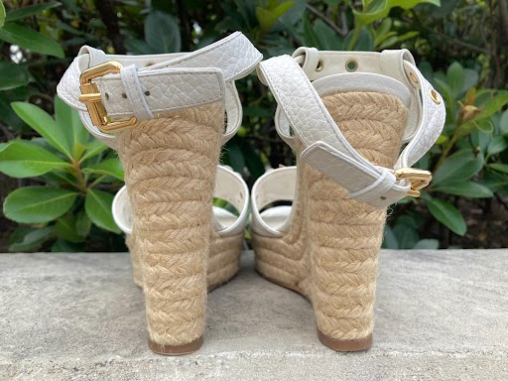 定番品♡LOUIS VUITTON ウェッジソールサンダル　25センチ LOUIS VUITTON 】より、ウェッジソールサンダルを買取入荷致し