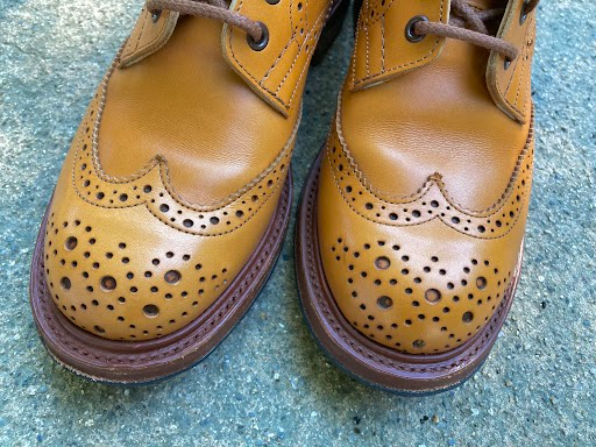 Tricker's】より、ウィングチップカントリーブーツを買取入荷致しまし