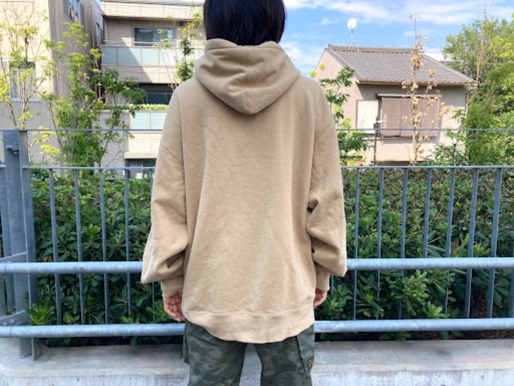 SUPREME】より、Rhinestone Shadow Hooded Sweatshirtを買取入荷致し