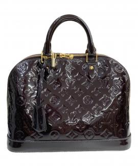 「ラグジュアリーブランドのLOUIS VUITTON 」