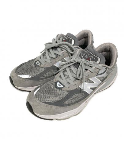 「スニーカーのNEW BALANCE 」
