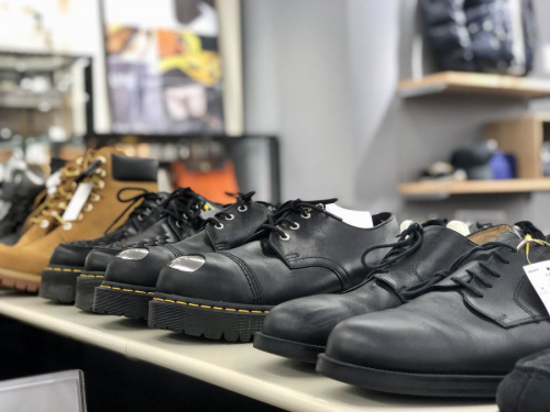 名古屋則武新町のスニーカー