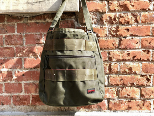 ビジネスアイテムのBRIEFING