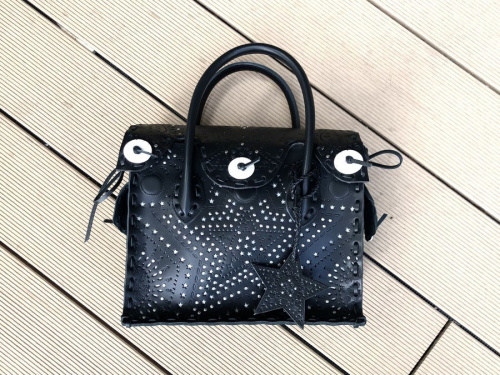 キャリアファッションのCarving Tribes