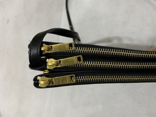 トリオ スモールのショルダーバッグ