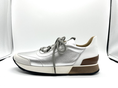 エルメスのスニーカー