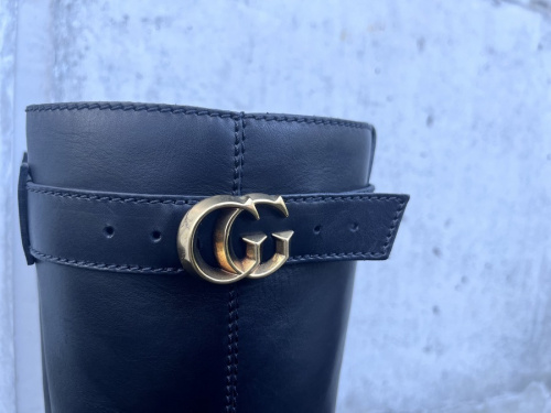 グッチのロングブーツ