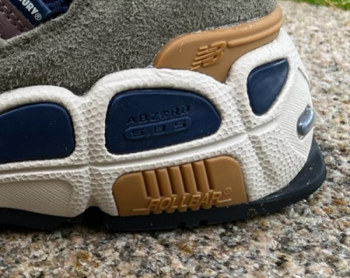 MS574YSBのスニーカー