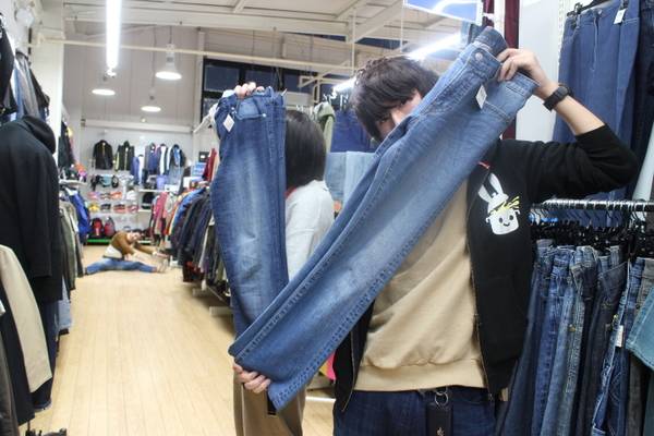 デニム好きにはたまらない！LEVI'SやEDWIN等の有名ブランドや様々な