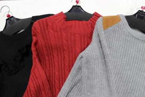 ニットのカーディガン