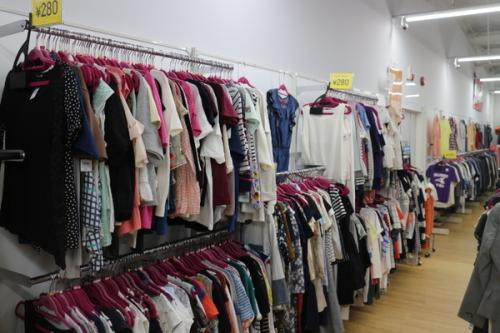 半額デーの古着